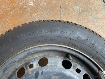 Zimní pneu 185/60 R15 včetně disků - 2