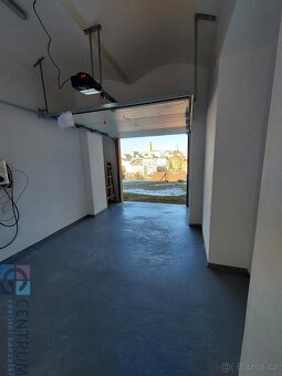 Pronájem garáže s elektronabíječkou - 2