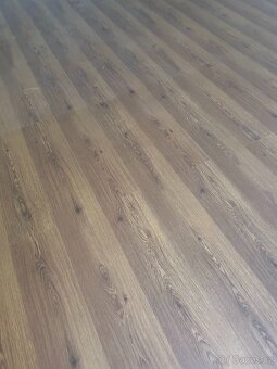Plovoucí podlaha decor ořech - click systém cca 30 m2 - 2