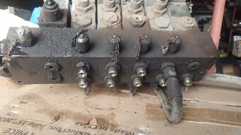 Hydraulický rozvaděč elektromagnetický 12 V - 2