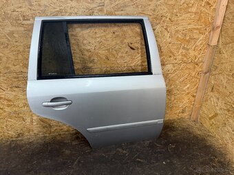 PRAVÉ ZADNÍ DVEŘE ŠKODA OCTAVIA 1 KOMBI - STŘÍBRNÁ - 2