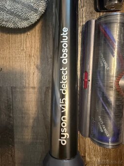 Vysavač Dyson V15 Absolute Detect - 2