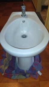 Prodám zánovní bidet - symb. cena 200 Kč - 2