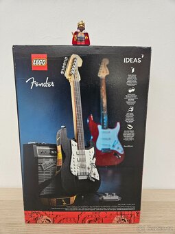 LEGO Ideas 21329 Fender Stratocaster - 2