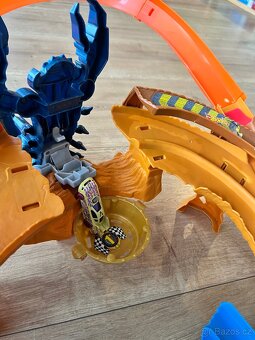 Hot Wheels Monster Trucks Štír - 2