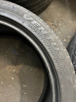 Pneu 275/40R20 - 2