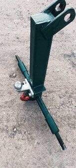 Závěs do ramen, tažné zařízení na traktor. - 2