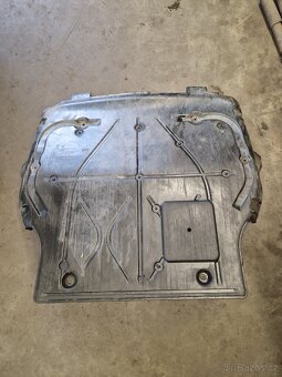 Kryt pod motor VW T5 - 2