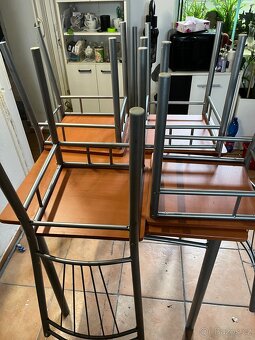 Jidelni stůl +4 židle - 2