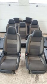 Prodám interiér / sadu sedadel VW Touran Cross. - 2