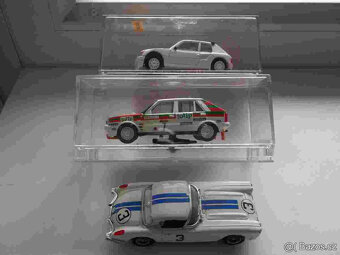 Pretekarske auticka v 1:43 od VITESSE - 2