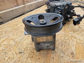 Servo cerpadlo v70 2.5 tdi 103kw - 2