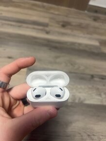 AirPods 3 - 2