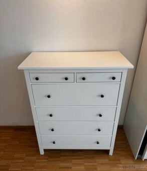 HEMNES KOMODA BÍLÉ MOŘIDLO - 2