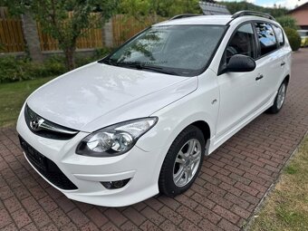 Hyundai i30 CW 1.6Crdi 66kw FIFA - 2