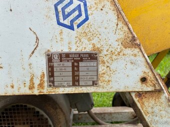 Cirkulárka Narex HVP 60 s kolébkou , tovární výroba - 2