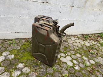 Plechové kanystry, 20l, zachovalé - 2