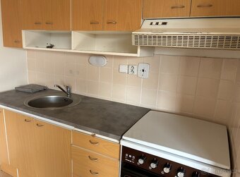 Kuchyňská linka ZDARMA ZA ODVOZ - 2