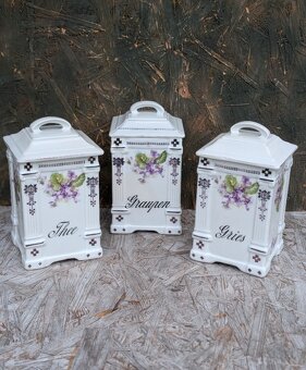 3 ks Starožitné dózy s motivem fialky. - 2