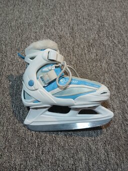 Dětské lední brusle s upravitelnou velikostí 32-35 - 2