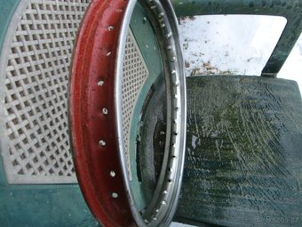 Jawa kývačka ráfky 16 palců. - 2