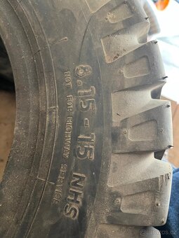 Pneu na vysokozdvižný vozík - 2