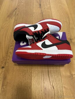 Nike SB Dunk Low Pro "J-Pack Chicago" - 2