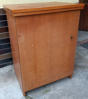 Skříňový šicí stroj Veritas AUTOMATIK - rezervováno - 2