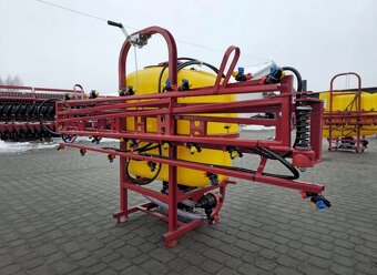 Postřikovač na traktor Strumyk - 2
