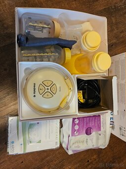 Odsavačka mléka Medela Swing - 2