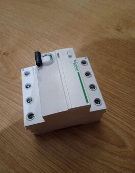 Proudový chránič - 2