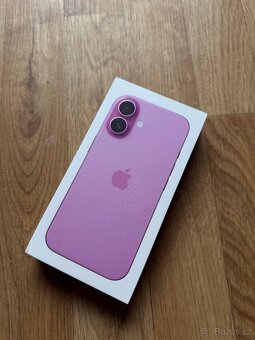Apple iPhone 16 128GB růžový - 2