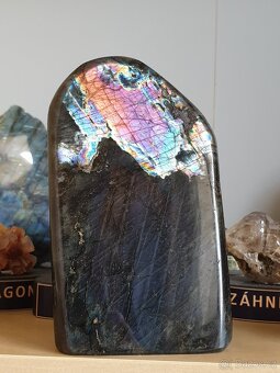 Labradorit - přes 0,5 Kg (multispektrální) - 2