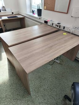 Kancelářské stoly a židle - 2