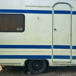 obytný přívěs - 2