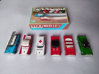Retro autíčka s pohonem na setrvačník - 2
