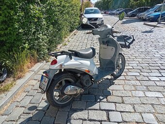Piaggio Liberty 125 bílá barva - 2