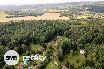 Soukromí u lesa, projekt v ceně – pozemek 1 600 m² v Hrusicí - 2