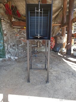 Zahradní vertikální gril - gyros - 2
