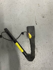 Opel Vectra C přezka pásu přední levá 13127943F - 2