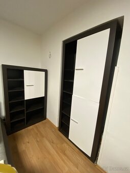 Prodám dvě skříně - 2