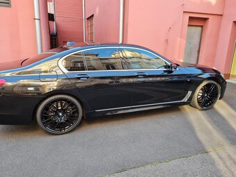 BMW 740i - 2
