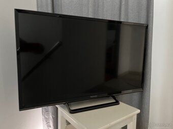 LCD 32" televizor Panasonic FS500 - 2