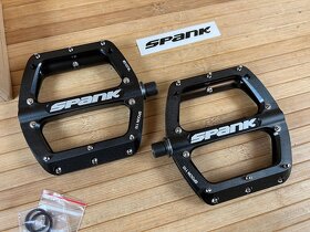 Pedály SPANK Spoon 110 black + nový Rebuild kit - 2