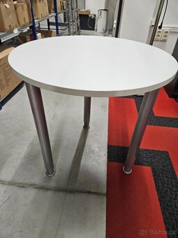Stůl kruhový, průměr 80 cm, výškově stavitelný - 2