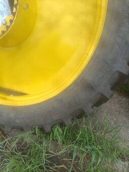 Prodám kultivační kola dvojmontáž na John Deere - 2