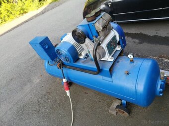 Kompresor ORLÍK 2JSK-75 - 833L/min, 300L, 8bar, 7,5KW - 2