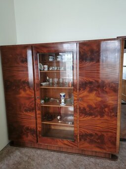 Prosklená skříň - 2