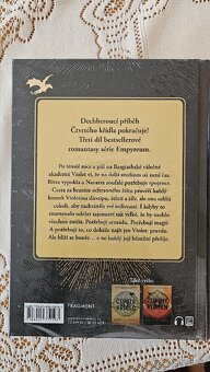 Onyxová bouře 3 díl série čtvrtého křídla - Rebecca Yarros - 2