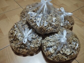 Vyloupané vlašské ořechy - 2